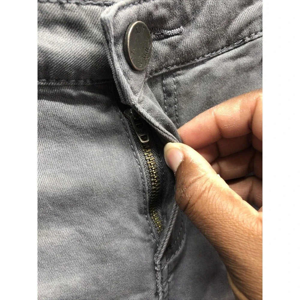 Kut From The Kloth MIA Toothpick Skinny Jeans Size 12 Gray Distressed - Picture 3 of 16